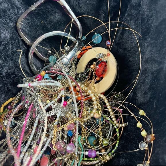 5 pounds of craft jewelry bundle vintage to current for repurpose - Picture 3 of 15